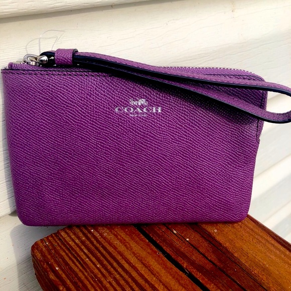 Coach - Picture 3 of 5